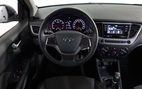 Hyundai Solaris II рестайлинг, 2018 год, 849 000 рублей, 10 фотография