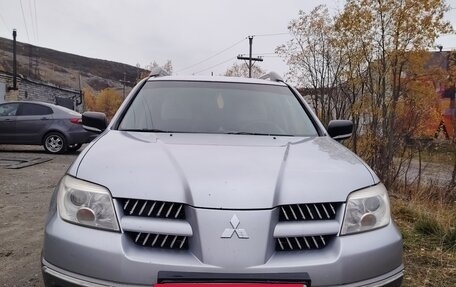 Mitsubishi Outlander III рестайлинг 3, 2007 год, 550 000 рублей, 12 фотография