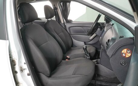 Renault Logan II, 2018 год, 750 000 рублей, 8 фотография