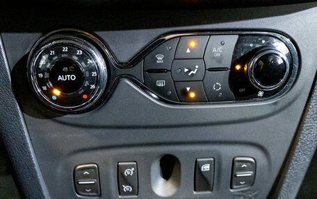 Renault Sandero II рестайлинг, 2019 год, 1 108 000 рублей, 23 фотография