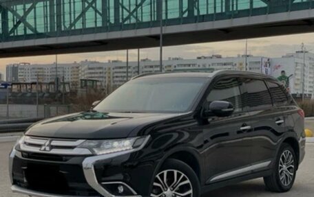 Mitsubishi Outlander III рестайлинг 3, 2017 год, 1 850 000 рублей, 1 фотография