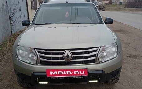 Renault Duster I рестайлинг, 2014 год, 800 000 рублей, 2 фотография