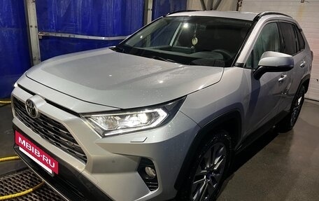 Toyota RAV4, 2021 год, 3 699 000 рублей, 4 фотография