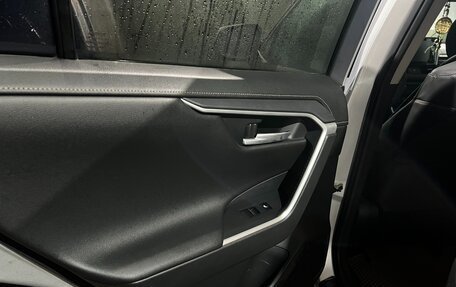 Toyota RAV4, 2021 год, 3 699 000 рублей, 21 фотография