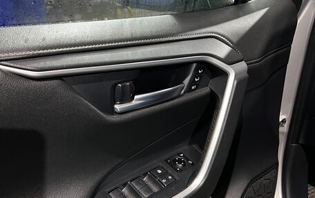 Toyota RAV4, 2021 год, 3 699 000 рублей, 23 фотография