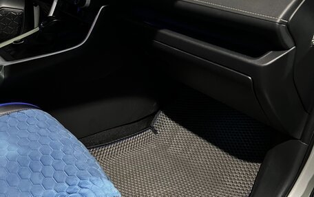 Toyota RAV4, 2021 год, 3 699 000 рублей, 25 фотография