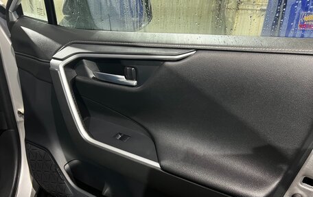 Toyota RAV4, 2021 год, 3 699 000 рублей, 24 фотография