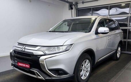 Mitsubishi Outlander III рестайлинг 3, 2019 год, 2 625 000 рублей, 1 фотография