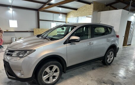 Toyota RAV4, 2013 год, 1 850 000 рублей, 13 фотография