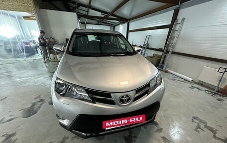 Toyota RAV4, 2013 год, 1 850 000 рублей, 12 фотография