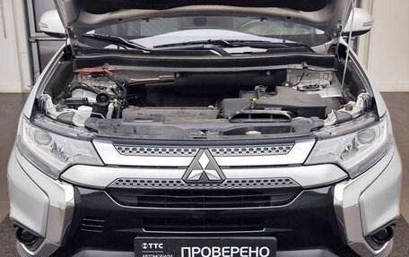 Mitsubishi Outlander III рестайлинг 3, 2019 год, 2 625 000 рублей, 9 фотография