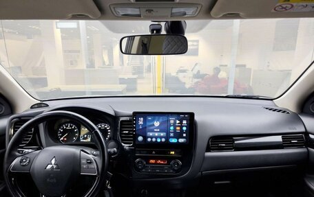 Mitsubishi Outlander III рестайлинг 3, 2019 год, 2 625 000 рублей, 14 фотография