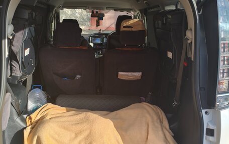 Toyota Voxy III, 2014 год, 1 900 000 рублей, 3 фотография