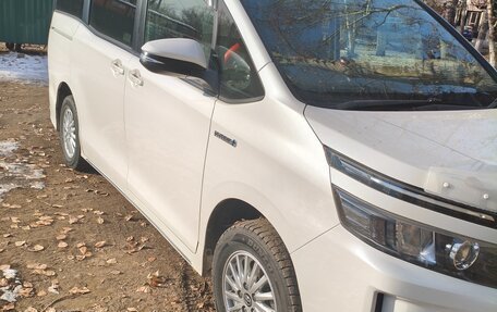 Toyota Voxy III, 2014 год, 1 900 000 рублей, 8 фотография