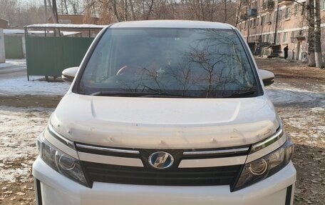 Toyota Voxy III, 2014 год, 1 900 000 рублей, 6 фотография