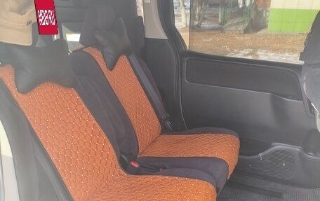 Toyota Voxy III, 2014 год, 1 900 000 рублей, 10 фотография