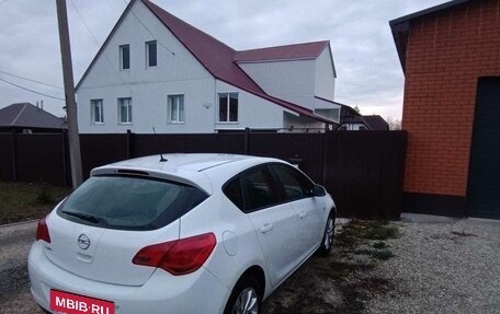 Opel Astra J, 2011 год, 450 000 рублей, 2 фотография