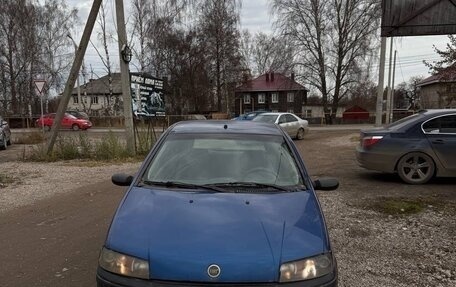Fiat Punto III Punto Evo рестайлинг, 2002 год, 85 000 рублей, 2 фотография