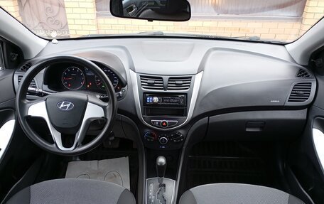 Hyundai Solaris II рестайлинг, 2011 год, 595 000 рублей, 24 фотография
