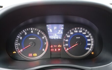 Hyundai Solaris II рестайлинг, 2011 год, 595 000 рублей, 31 фотография