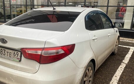 KIA Rio III рестайлинг, 2012 год, 600 000 рублей, 2 фотография