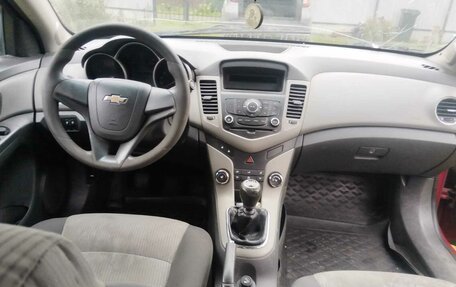 Chevrolet Cruze II, 2010 год, 250 000 рублей, 4 фотография
