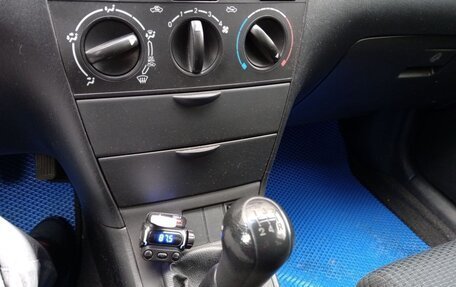 Toyota Corolla, 2005 год, 590 000 рублей, 17 фотография