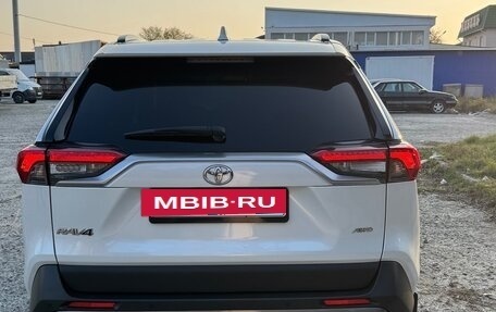 Toyota RAV4, 2020 год, 3 300 000 рублей, 5 фотография