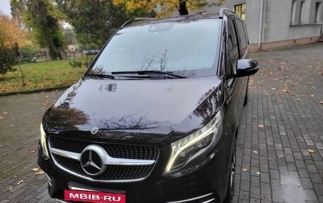 Mercedes-Benz V-Класс, 2021 год, 14 000 000 рублей, 4 фотография