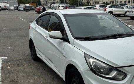 Hyundai Solaris II рестайлинг, 2011 год, 540 000 рублей, 3 фотография