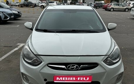 Hyundai Solaris II рестайлинг, 2011 год, 540 000 рублей, 1 фотография