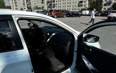 Hyundai Solaris II рестайлинг, 2011 год, 540 000 рублей, 6 фотография