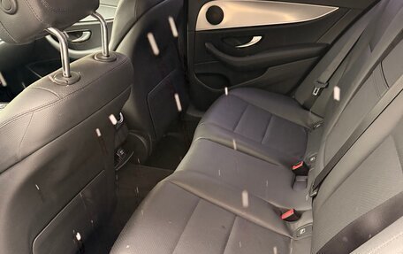 Mercedes-Benz E-Класс, 2019 год, 3 050 000 рублей, 6 фотография