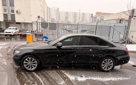 Mercedes-Benz E-Класс, 2019 год, 3 050 000 рублей, 3 фотография