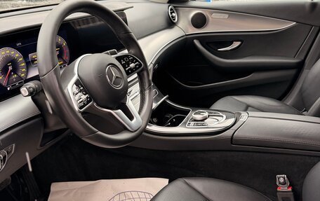 Mercedes-Benz E-Класс, 2019 год, 3 050 000 рублей, 4 фотография