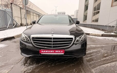 Mercedes-Benz E-Класс, 2019 год, 3 050 000 рублей, 2 фотография