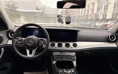 Mercedes-Benz E-Класс, 2019 год, 3 050 000 рублей, 10 фотография