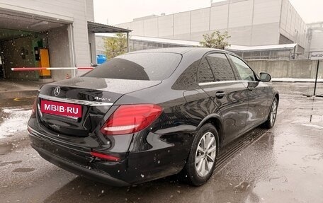 Mercedes-Benz E-Класс, 2019 год, 3 050 000 рублей, 14 фотография