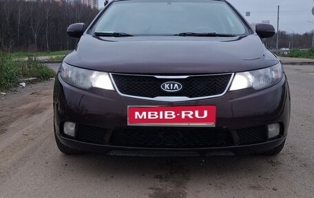 KIA Cerato III, 2010 год, 700 000 рублей, 1 фотография