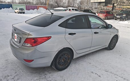 Hyundai Solaris II рестайлинг, 2012 год, 600 000 рублей, 3 фотография