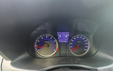 Hyundai Solaris II рестайлинг, 2012 год, 600 000 рублей, 9 фотография