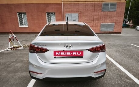 Hyundai Solaris II рестайлинг, 2018 год, 1 760 000 рублей, 3 фотография