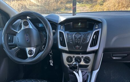 Ford Focus III, 2015 год, 950 000 рублей, 2 фотография