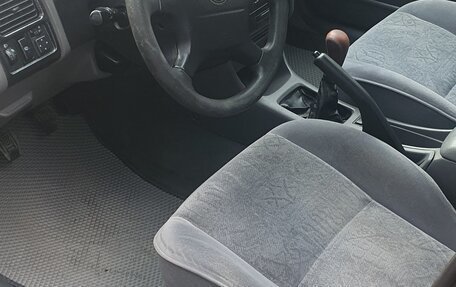 Toyota Avensis III рестайлинг, 1999 год, 280 000 рублей, 14 фотография