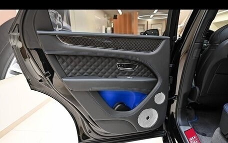 Bentley Bentayga I, 2025 год, 39 700 000 рублей, 15 фотография