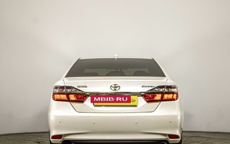 Toyota Camry, 2016 год, 1 899 000 рублей, 6 фотография