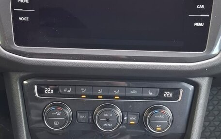 Volkswagen Tiguan II, 2019 год, 2 100 000 рублей, 13 фотография