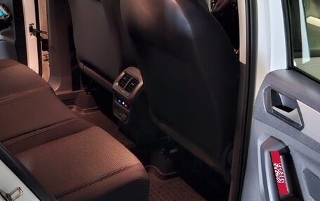 Volkswagen Tiguan II, 2019 год, 2 100 000 рублей, 10 фотография