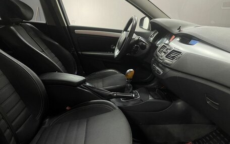 Renault Laguna III рестайлинг, 2008 год, 299 777 рублей, 12 фотография