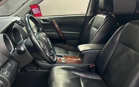Toyota Highlander III, 2012 год, 2 099 900 рублей, 6 фотография